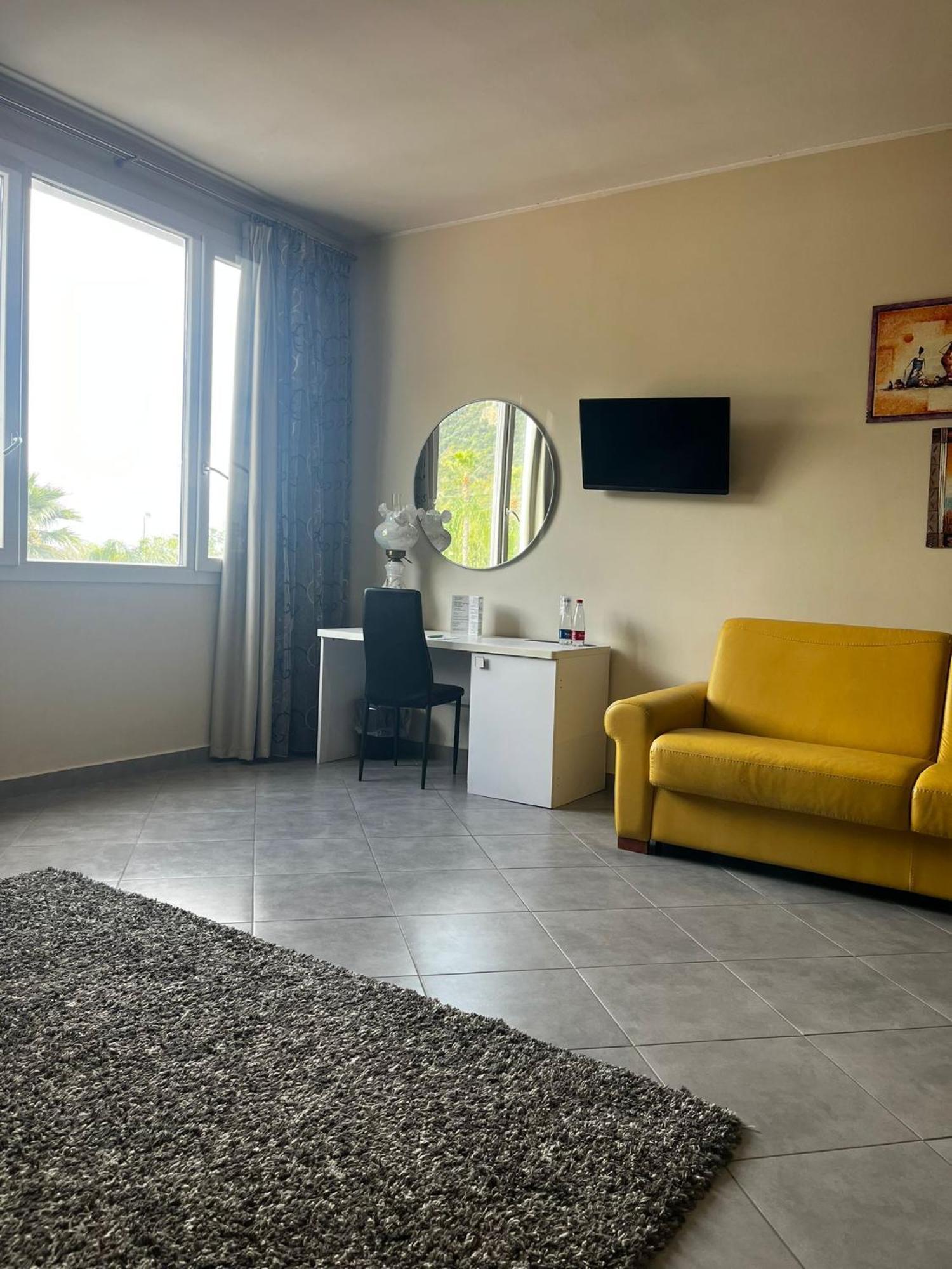Hotel Saturday Palma Campania Luaran gambar