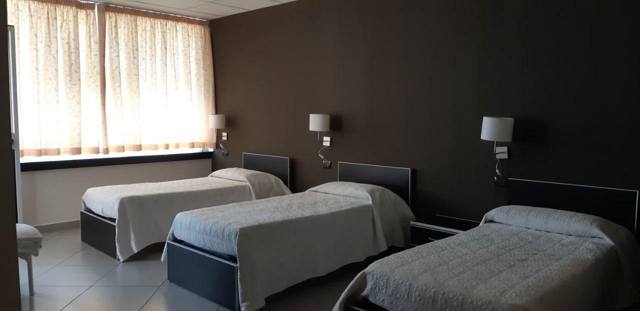 Hotel Saturday Palma Campania Luaran gambar